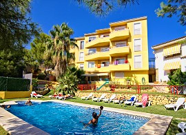 Holiday apartments with pool and garden. Rental holiday apartments Benidorm, Costa Blanca